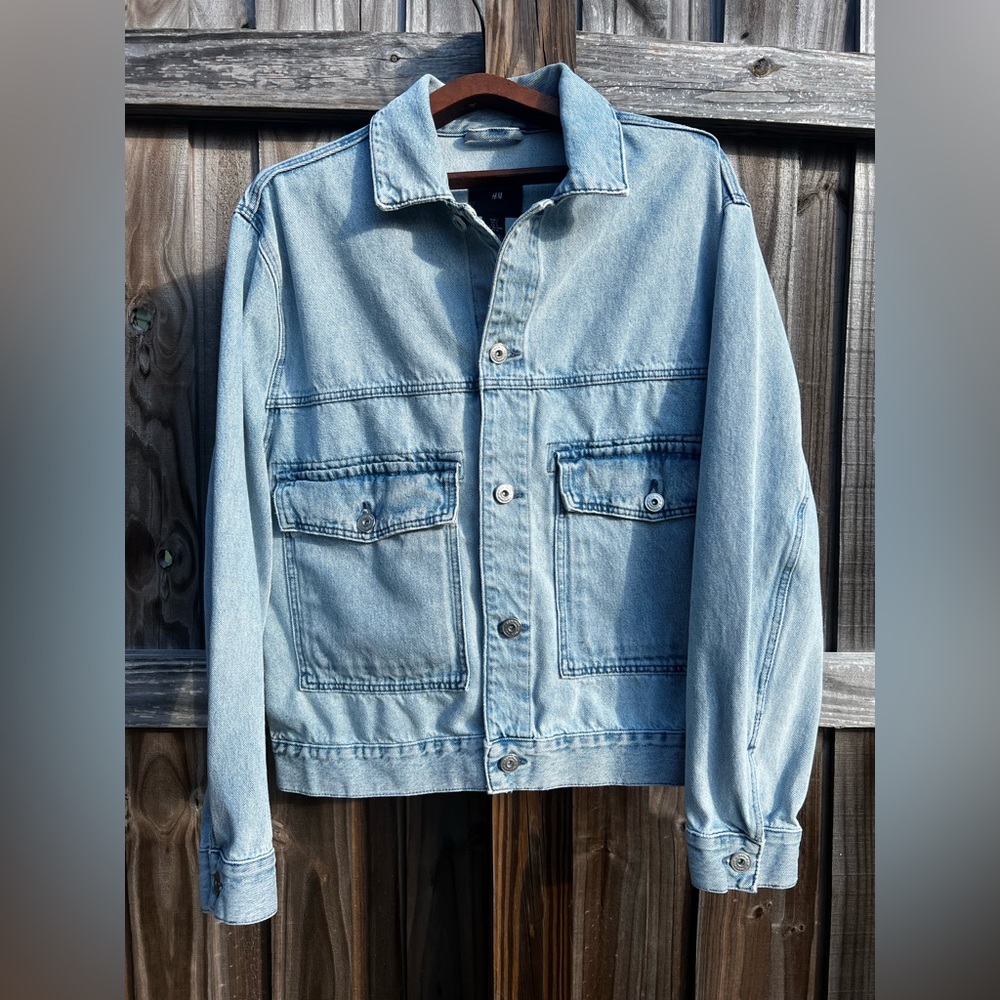 H&M Classic Light Blue Denim Jacket gender neutral Large Cotton